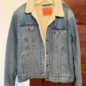 Levi's Light Blue Denim Jacket with Cream Sherpa Lining